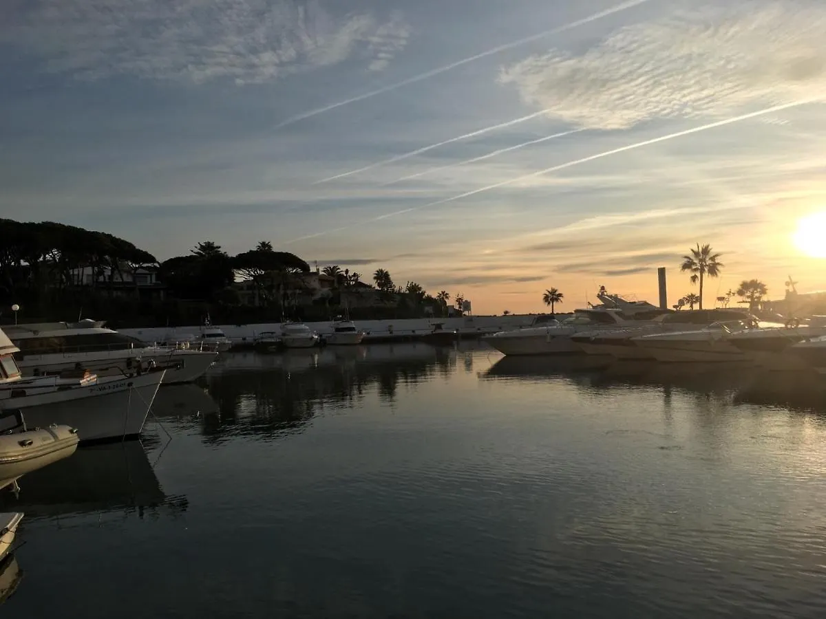 Marbella Deluxe Rooms In Royal Cabopino Townhouse 0*,